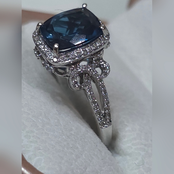 3.5 CT LONDON BLUE TOPAZ 3/8 CT DIAMONDS SET IN 10K WHITE GOLD 4.8 GRAMS SIZE 11 - Picture 8 of 9